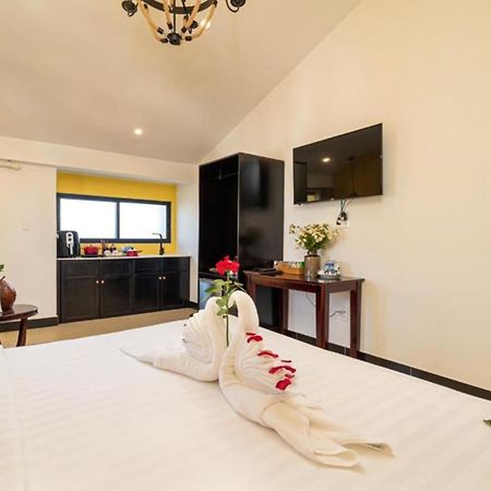 Coco Viet Homestay Хойан Экстерьер фото
